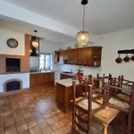 Familial Aux Portes De Foix 