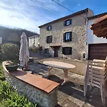 Familial Aux Portes De Foix 